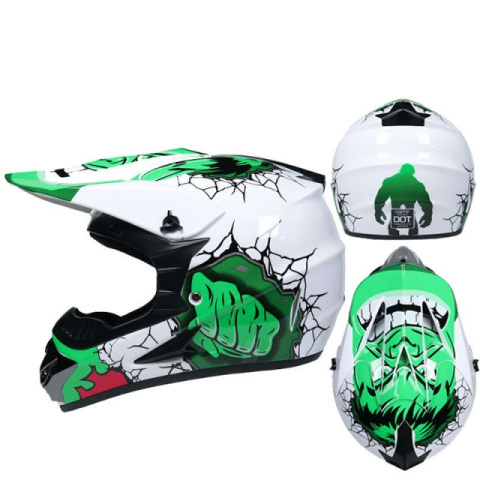 Casque de motard HULK et trottinette électrique design et... 2