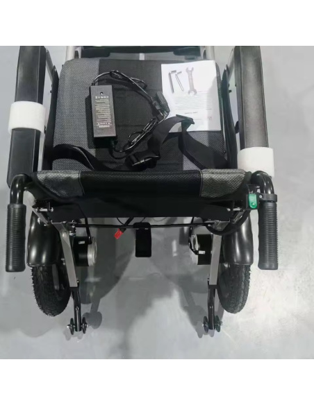 fauteuil électrique 4 roues pliable BRODI PLUS 700 watts pour PMR et séniors